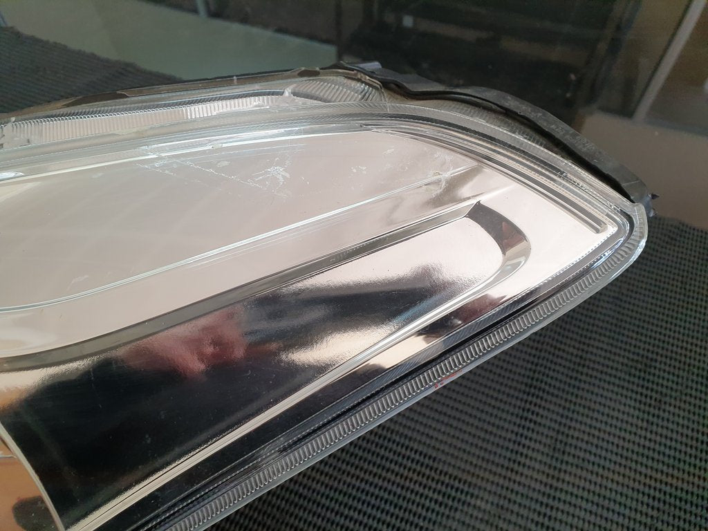 Toyota Starlet Suzuki Baleno Left Headlight