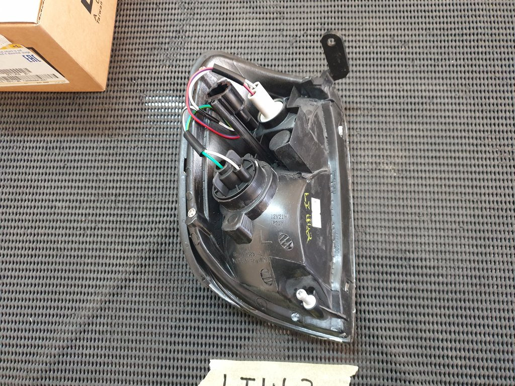 Nissan Aftermarket Hardbody Left Front Outer Lamp