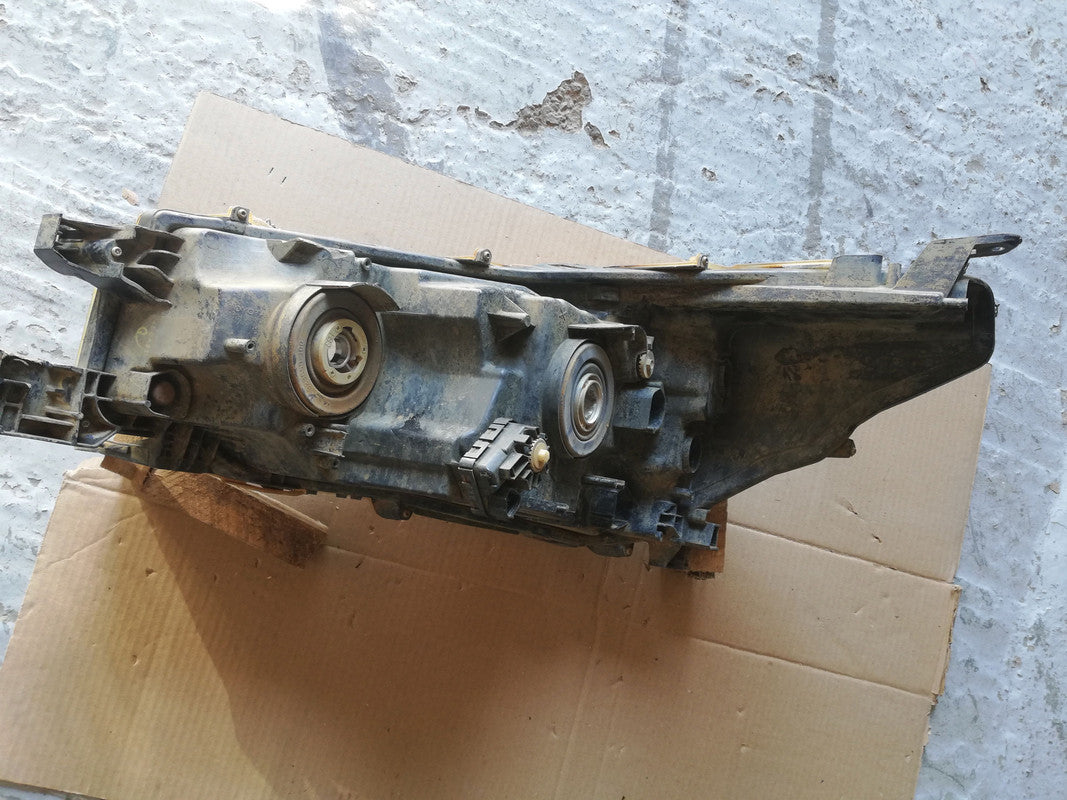 Toyota Hilux GD6 Right Headlight