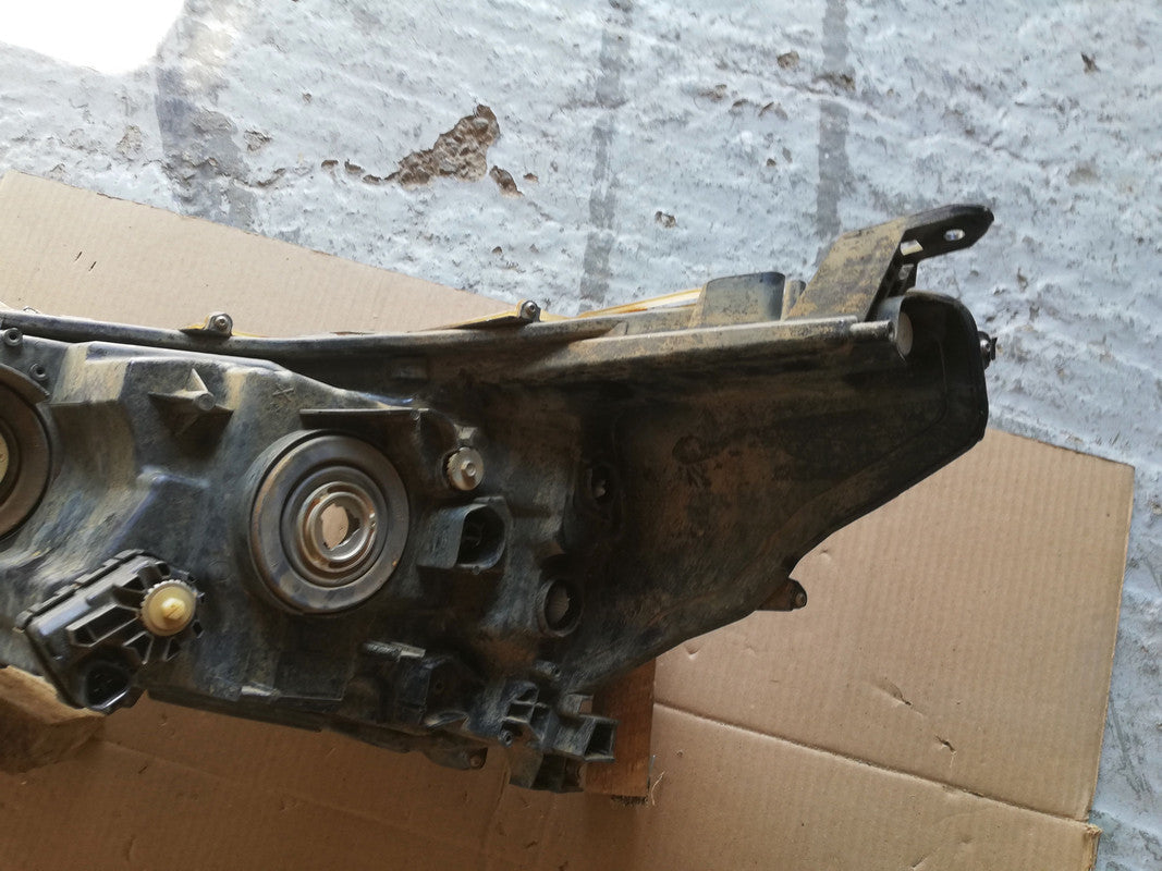 Toyota Hilux GD6 Right Headlight