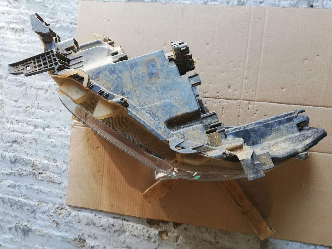 Toyota Hilux GD6 Right Headlight