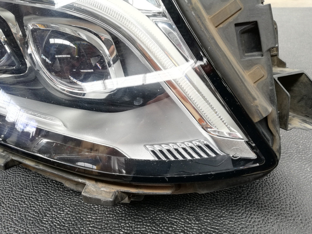 Mercedes-Benz GLE W166, 300 D 4MATIC 2016 Right Headlight