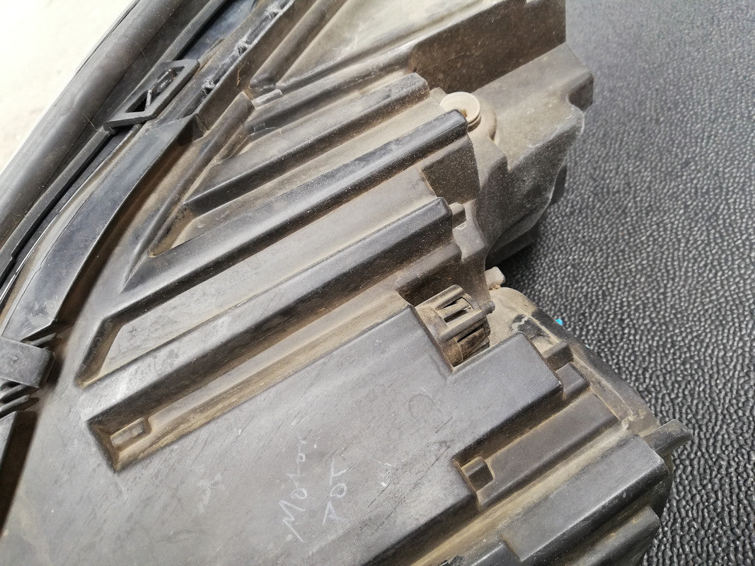 Mercedes-Benz GLE W166, 300 D 4MATIC 2016 Right Headlight