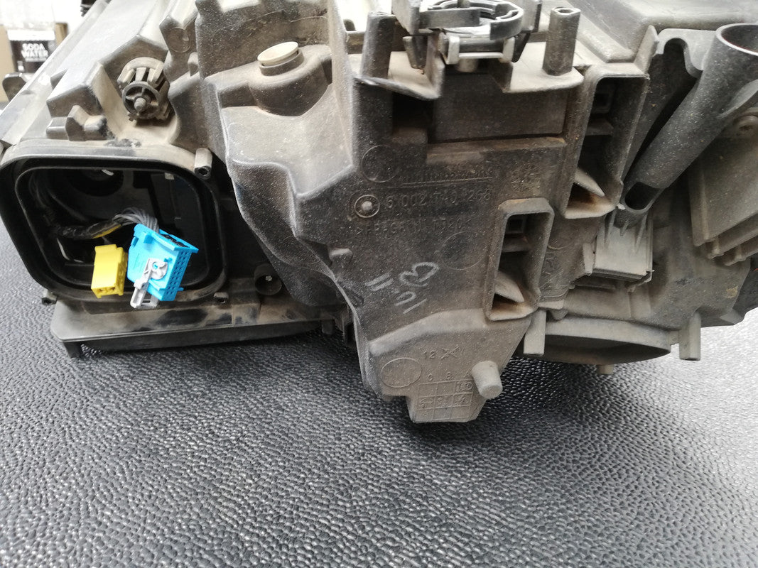 Mercedes-Benz GLE W166, 300 D 4MATIC 2016 Right Headlight