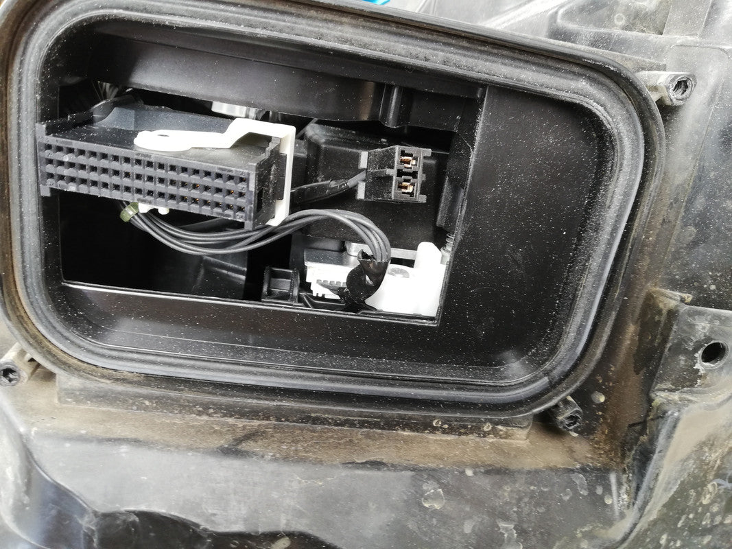 Mercedes-Benz GLE W166, 300 D 4MATIC 2016 Right Headlight