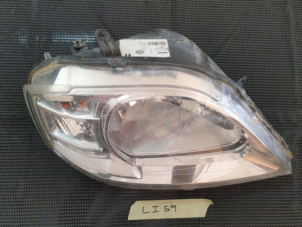 Nissan NP200 Right Headlight