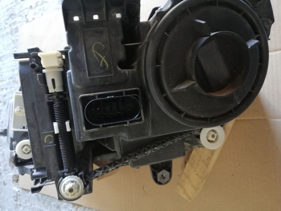 Mercedes-Benz GLE W167 Right Headlight