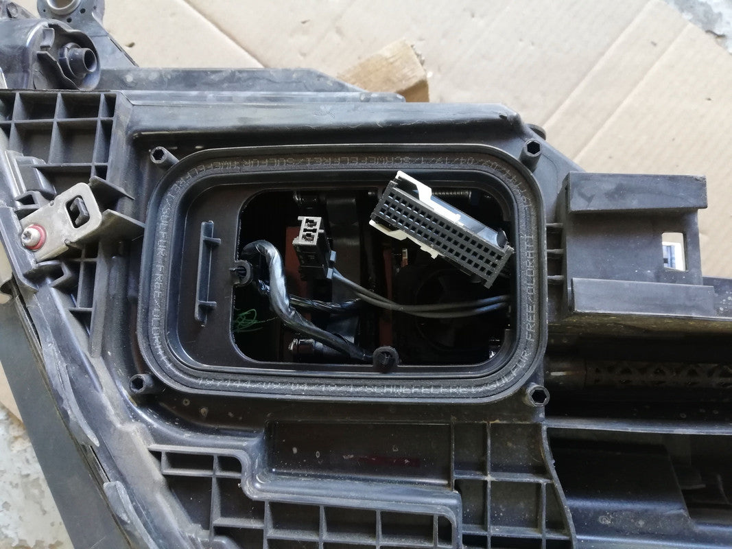 Mercedes-Benz GLE W167 Right Headlight