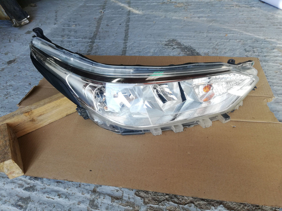 Toyota Yaris 2018, 2019, 2020, 2021 Right Headlight