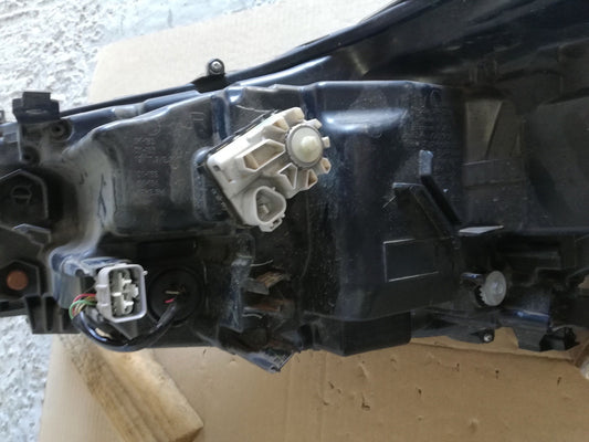 Toyota Hilux 2019, 2020, 2021 Right Headlight