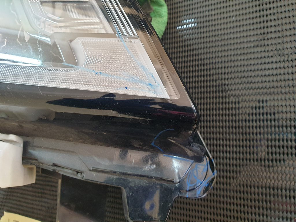 Nissan Navara Right Headlight