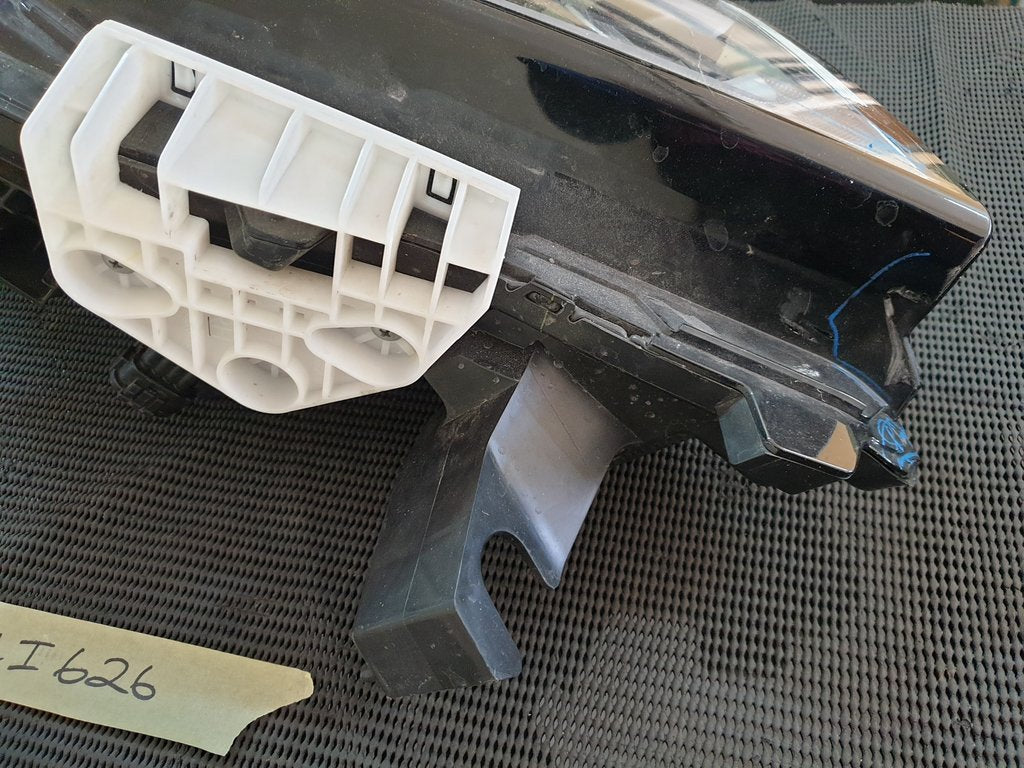 Nissan Navara Right Headlight