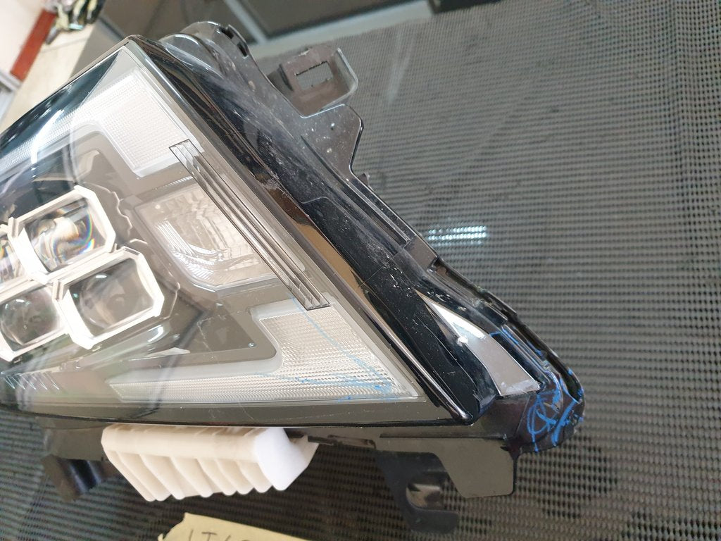 Nissan Navara Right Headlight