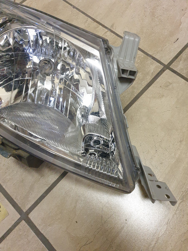 Toyota Hilux D4D Right Headlight