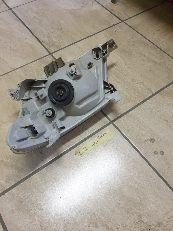 Toyota Hilux D4D Right Headlight