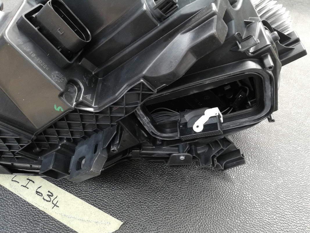 Mercedes-Benz GLA W156 2019 Right Headlight