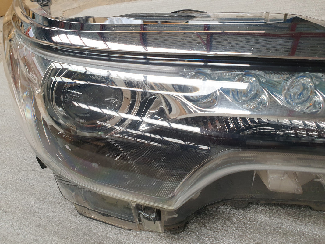 Toyota Fortuner 2.8GD 2016 Right Headlight
