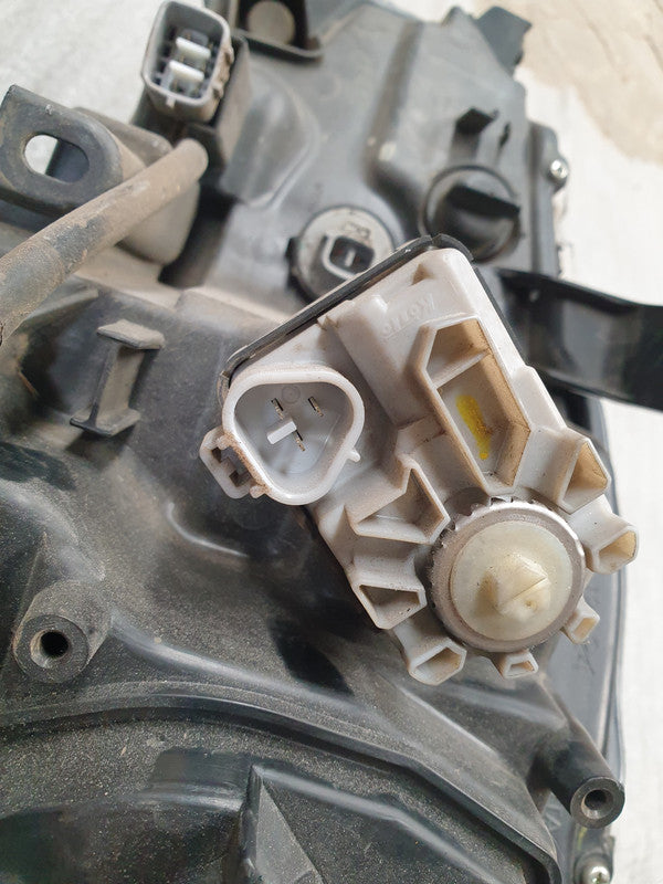 Toyota Fortuner 2.8GD 2016 Right Headlight