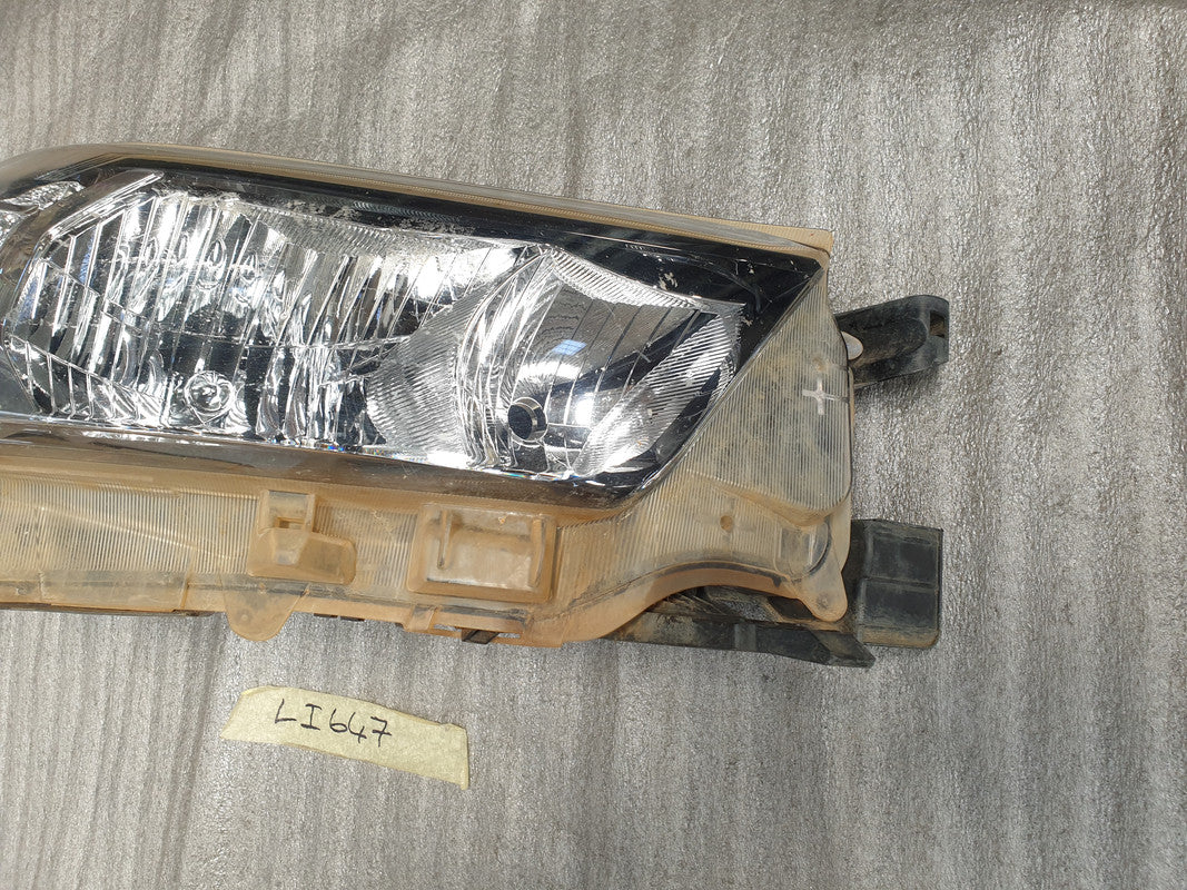Toyota Hilux Raider Right Headlight