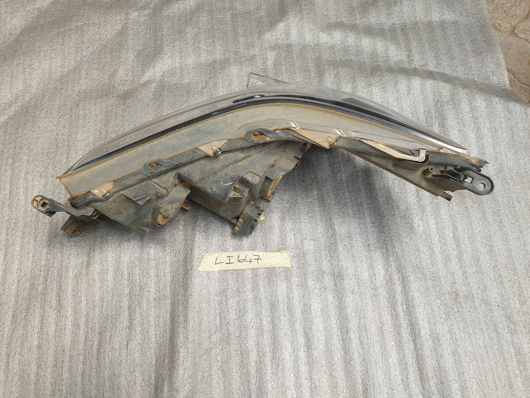 Toyota Hilux Raider Right Headlight