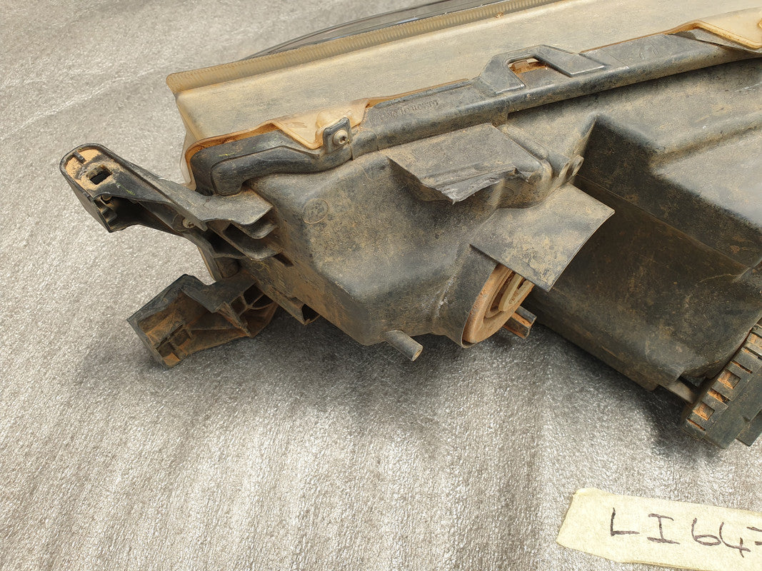 Toyota Hilux Raider Right Headlight