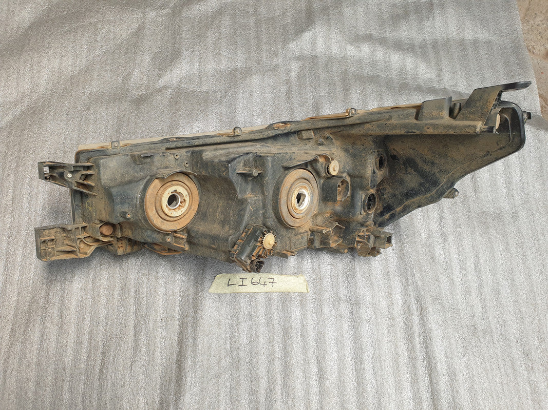 Toyota Hilux Raider Right Headlight