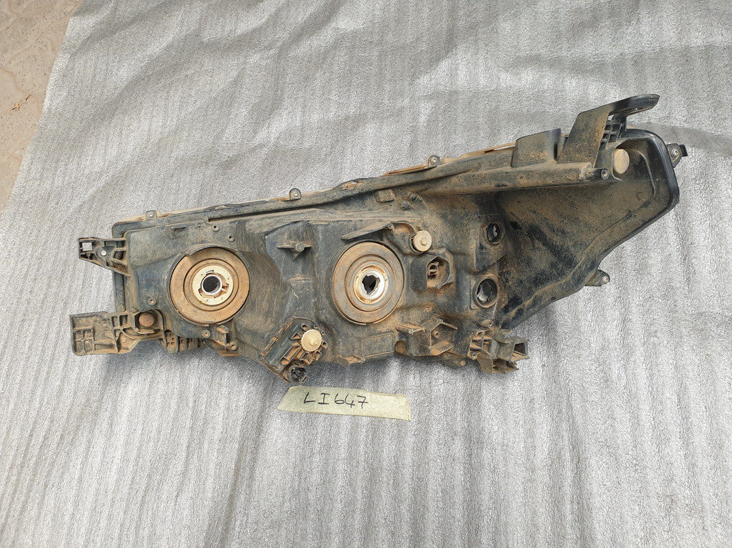 Toyota Hilux Raider Right Headlight