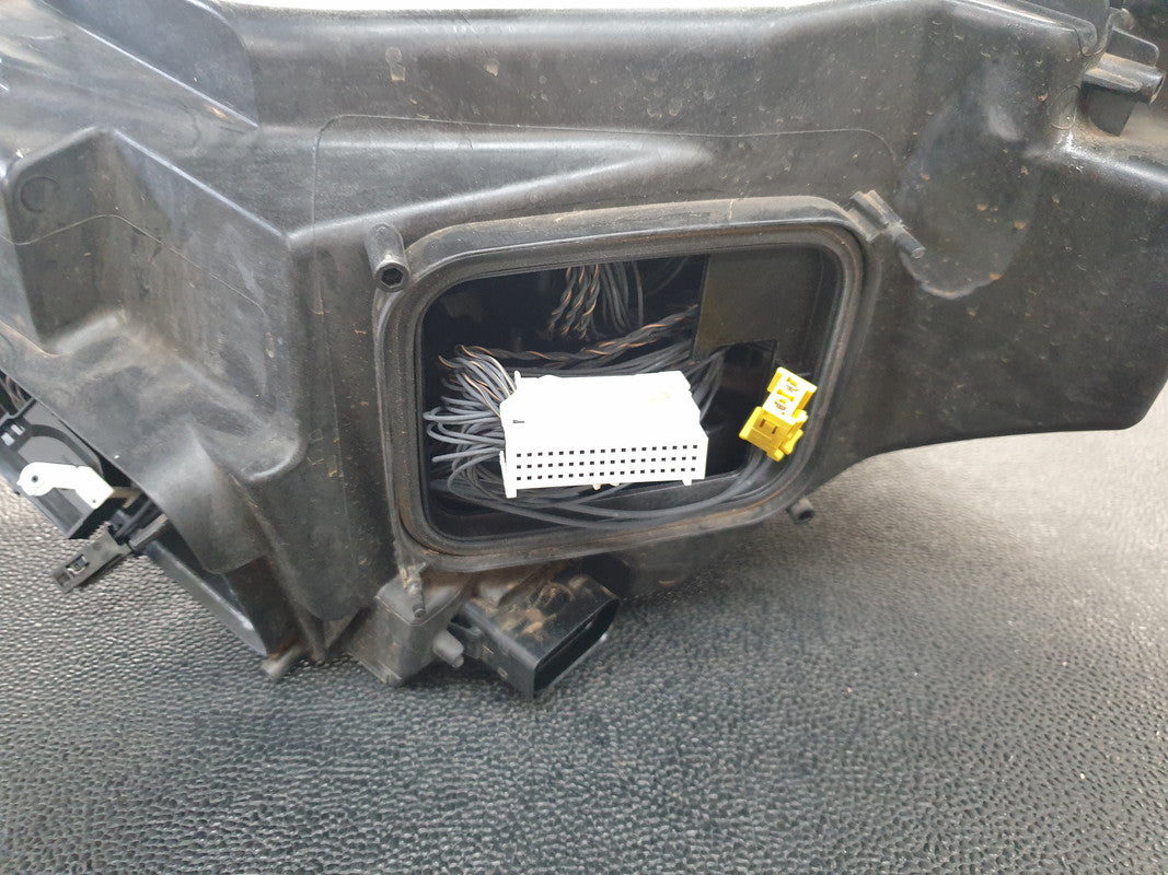 Mercedes-Benz GLC W253, 220 D 2021 Right Headlight