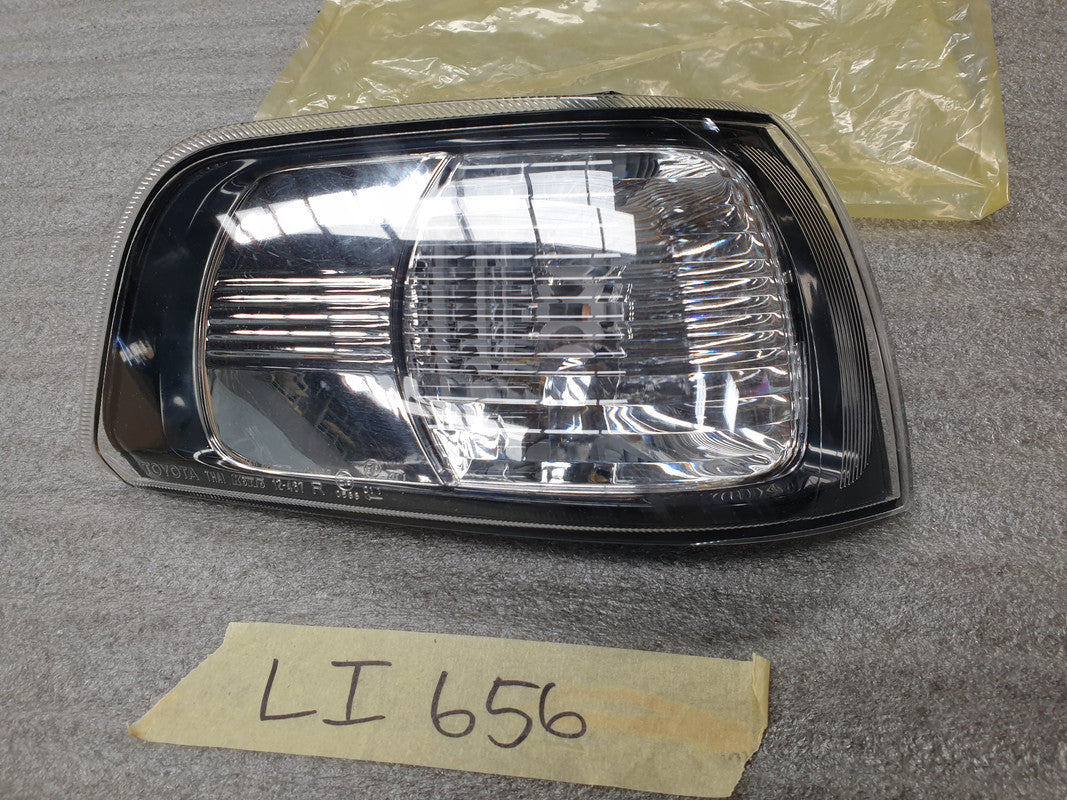Toyota Aftermarket Tazz 2001, 2002, 2003, 2004, 2005 Right Front Indicator Light