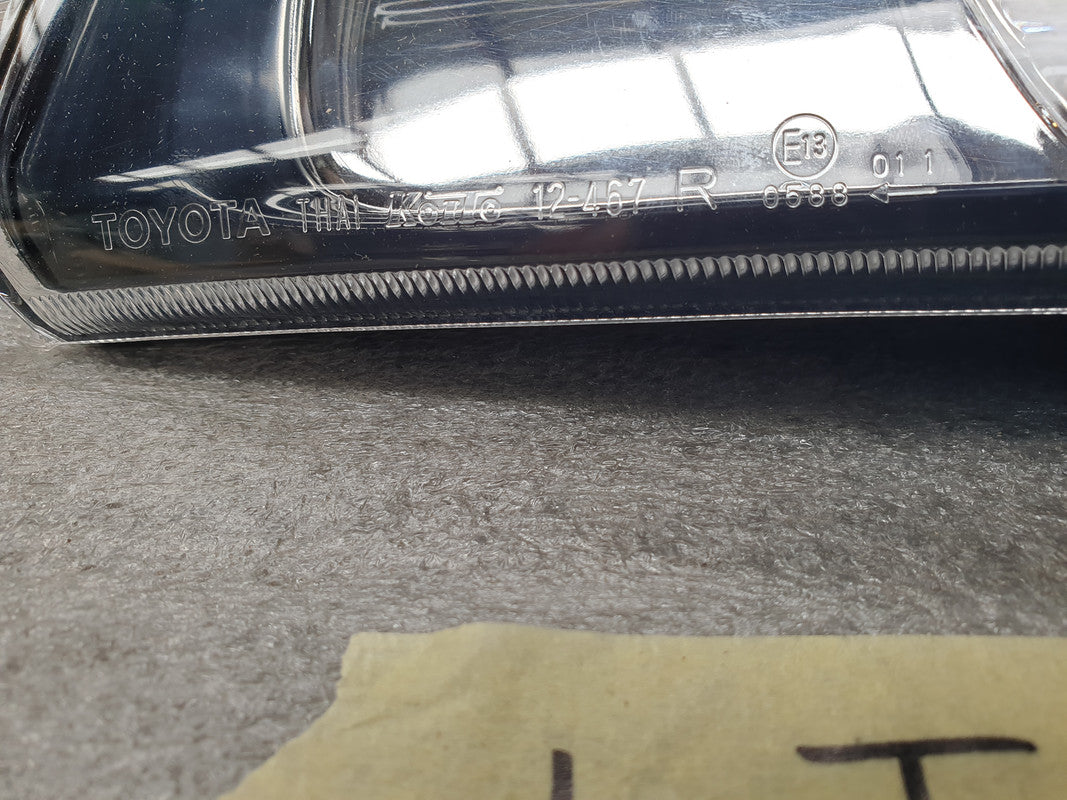 Toyota Aftermarket Tazz 2001, 2002, 2003, 2004, 2005 Right Front Indicator Light