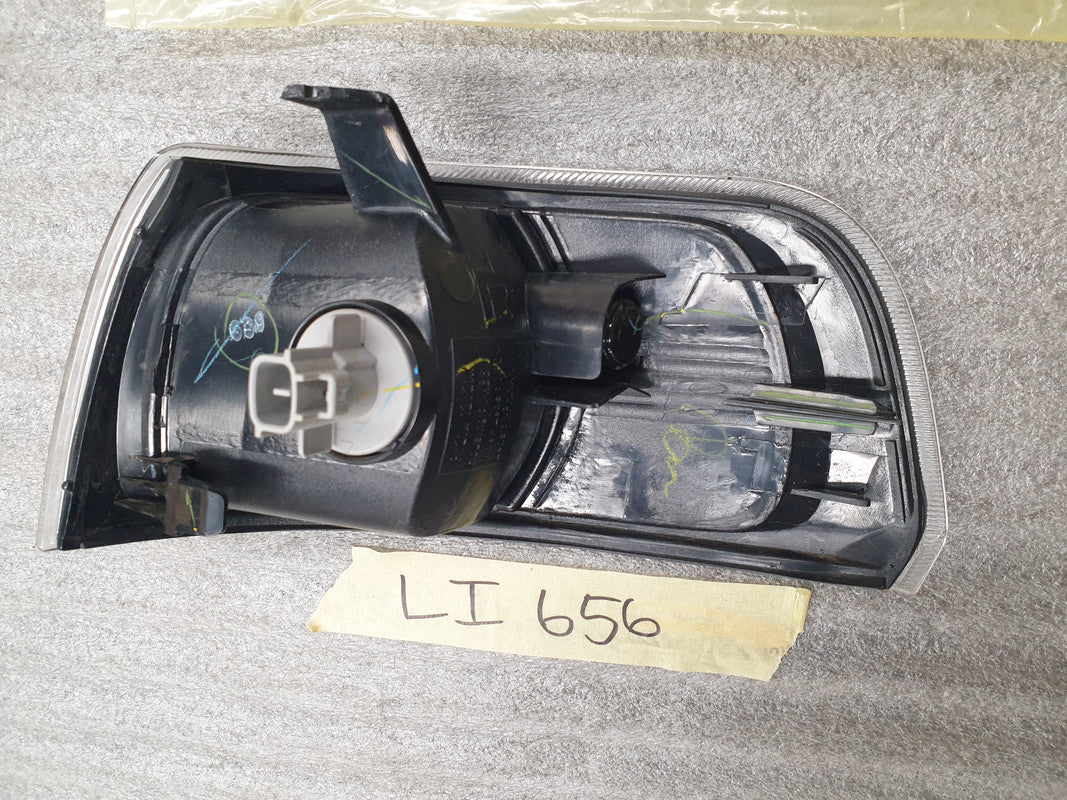 Toyota Aftermarket Tazz 2001, 2002, 2003, 2004, 2005 Right Front Indicator Light