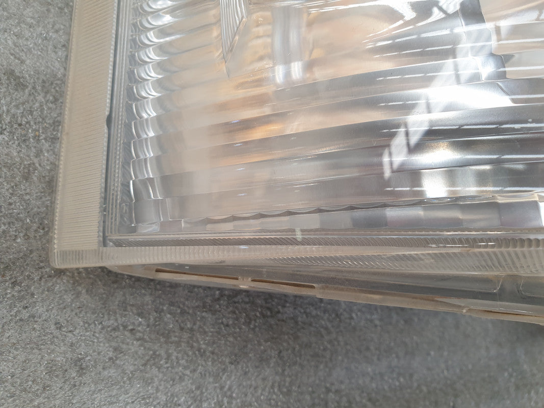 Toyota Quantum Right Headlight