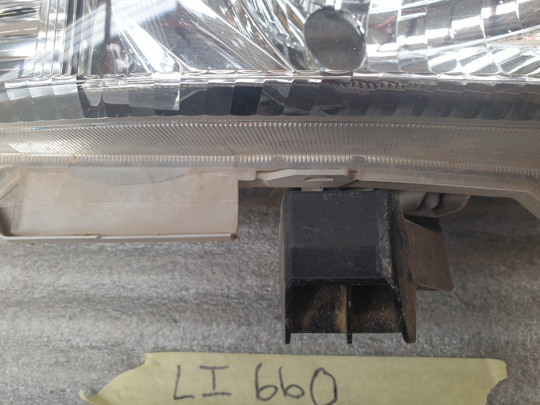 Toyota Quantum Right Headlight