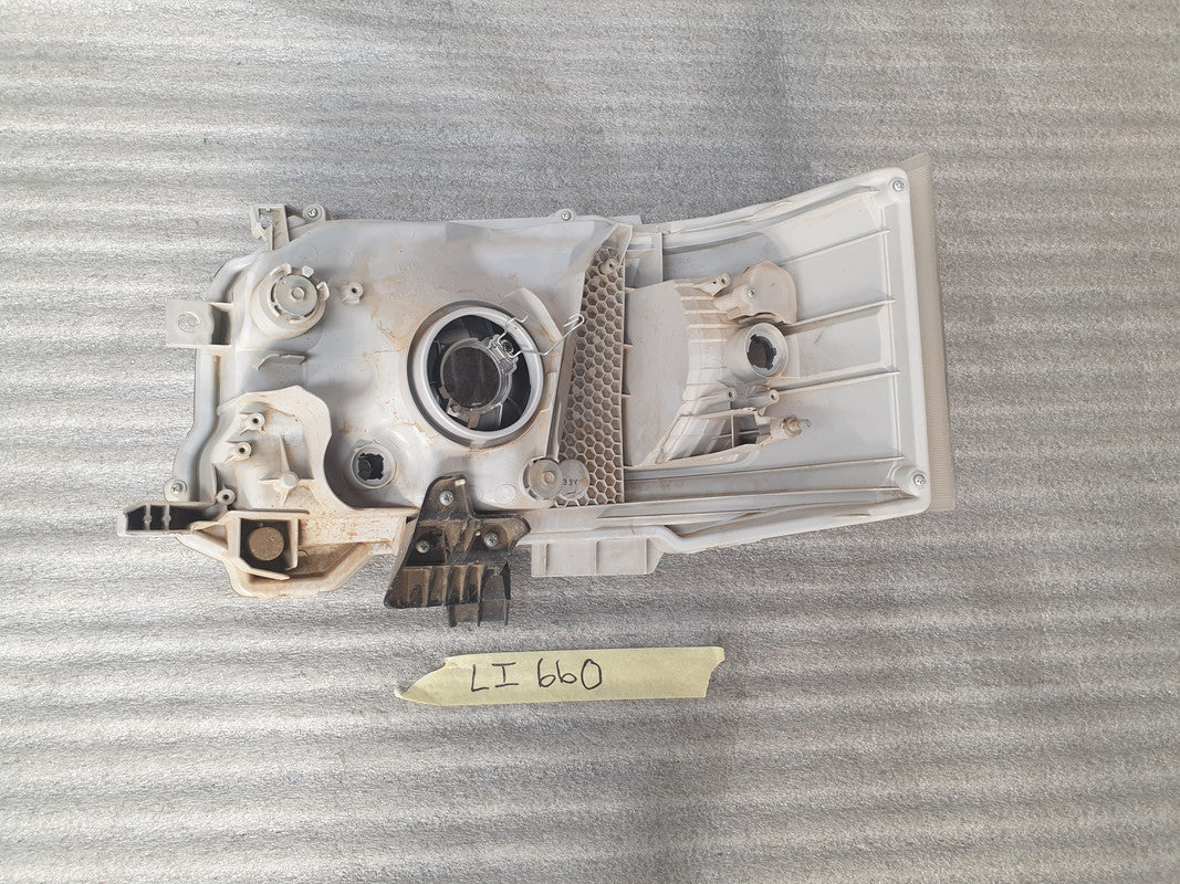 Toyota Quantum Right Headlight