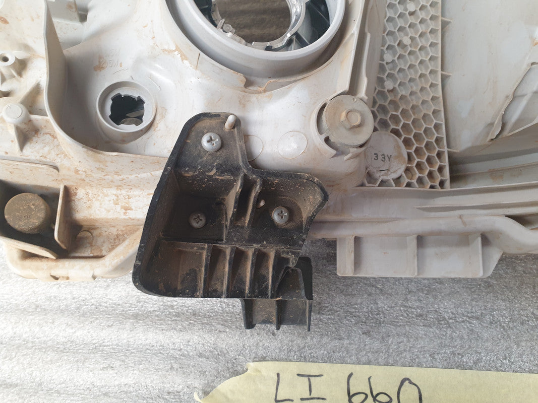 Toyota Quantum Right Headlight