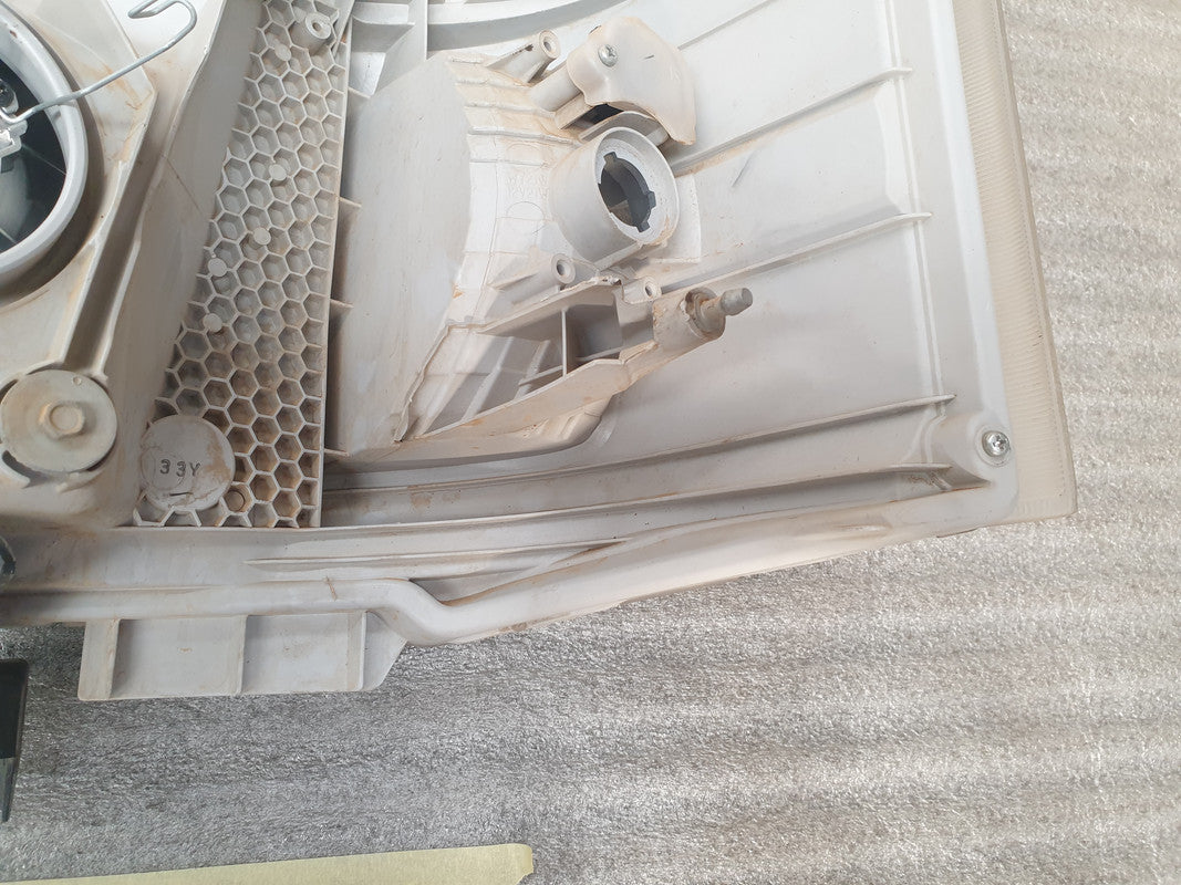 Toyota Quantum Right Headlight