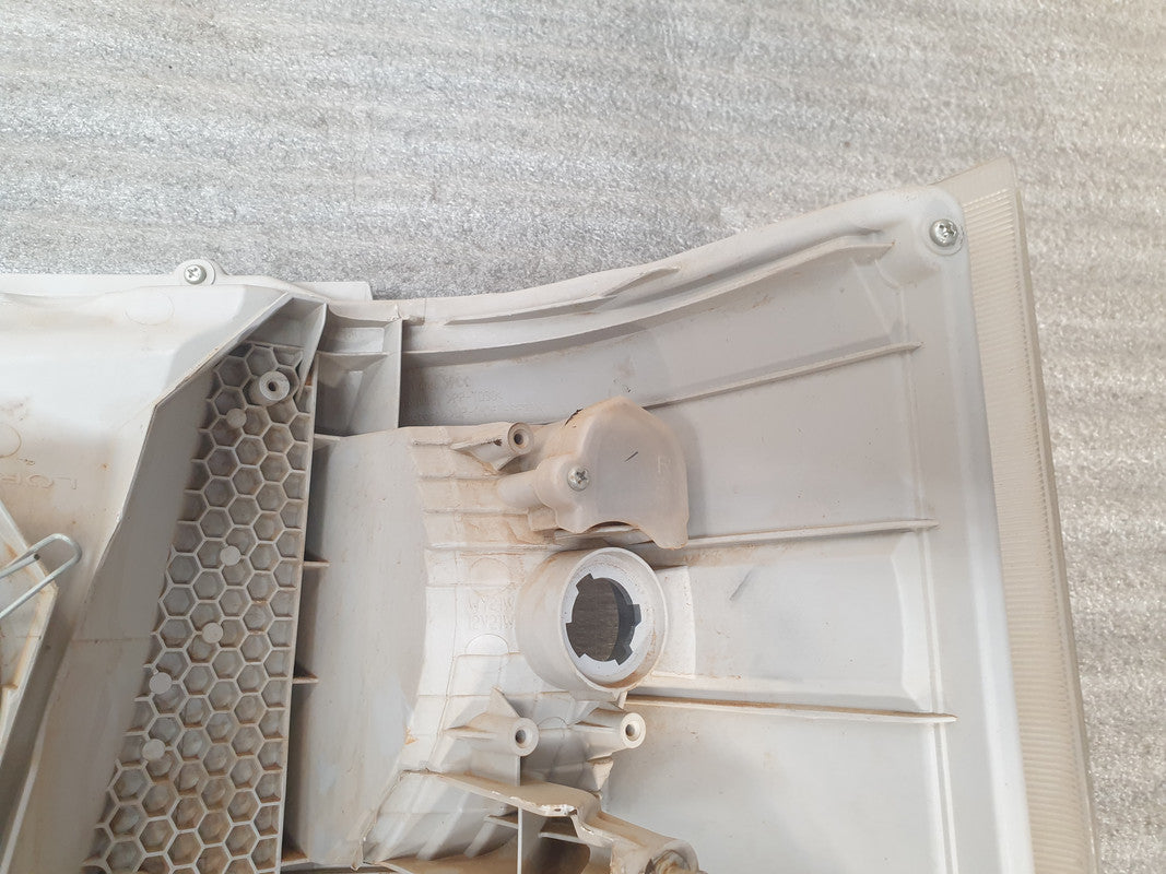 Toyota Quantum Right Headlight