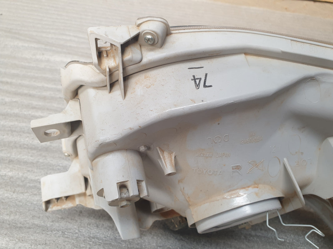Toyota Quantum Right Headlight