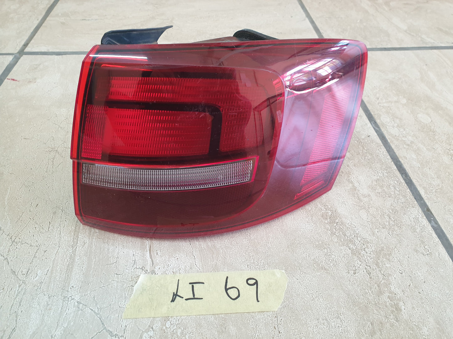 Volkswagen Jetta 2018 Right Rear Taillight