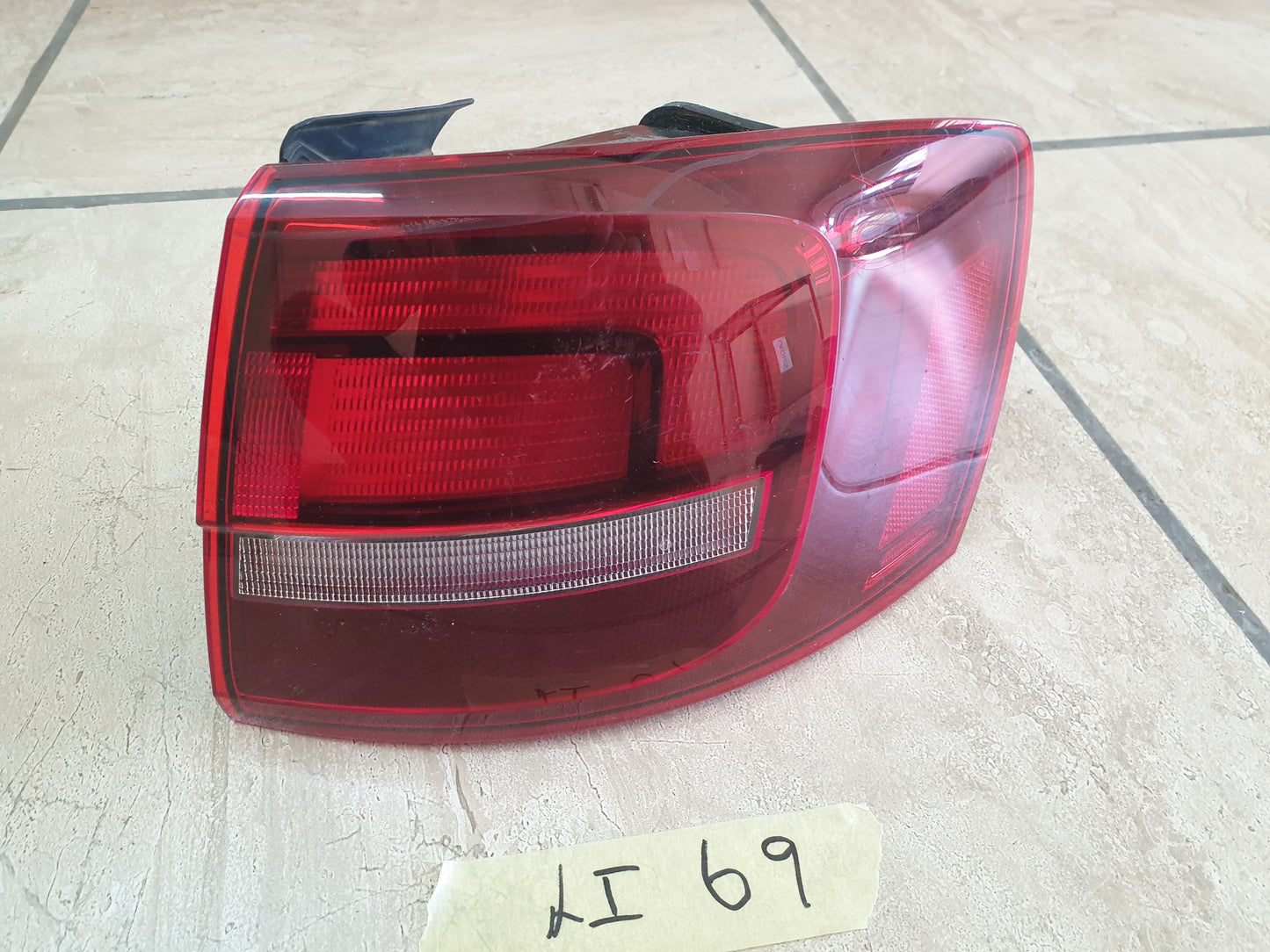 Volkswagen Jetta 2018 Right Rear Taillight