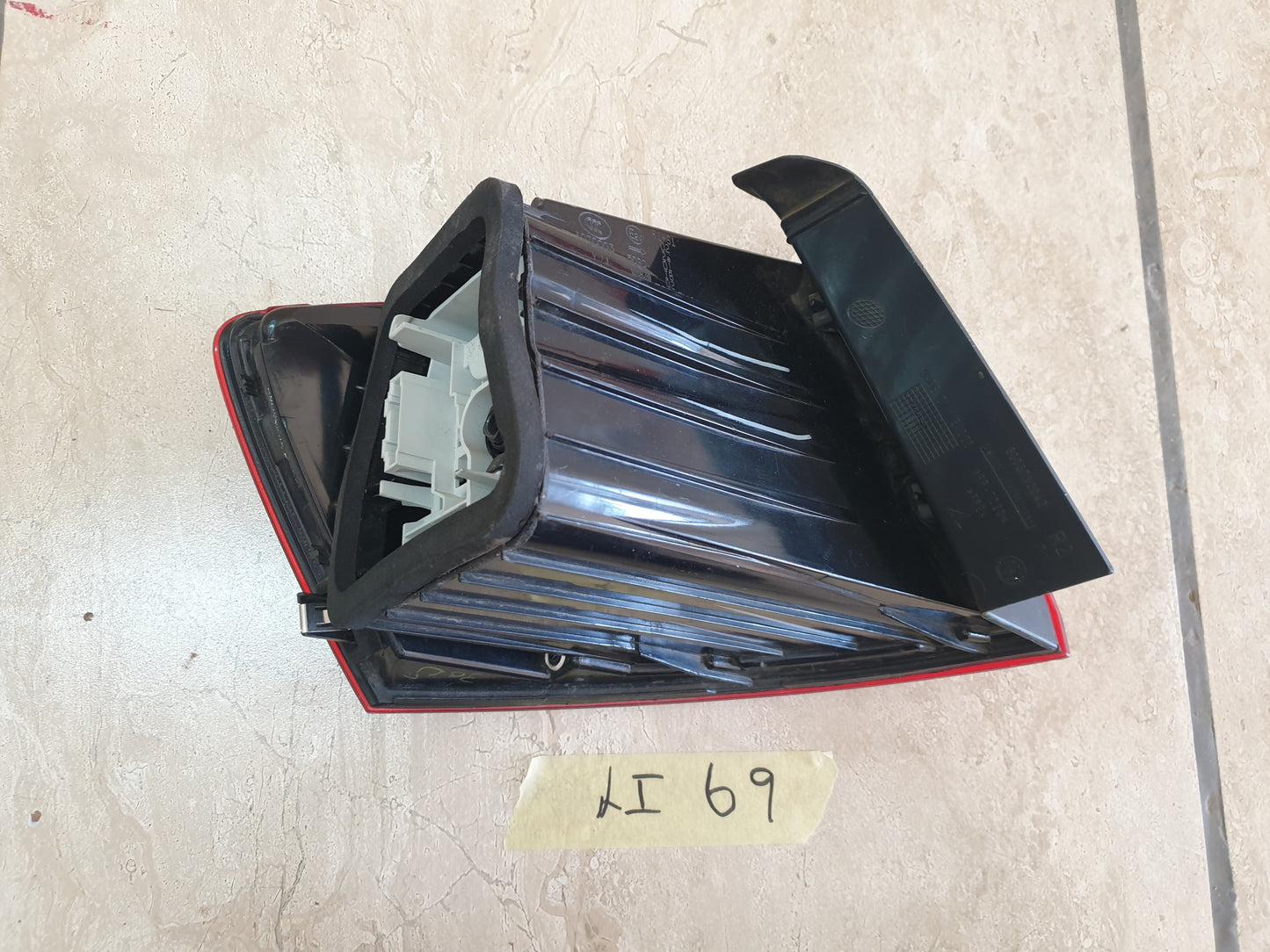 Volkswagen Jetta 2018 Right Rear Taillight