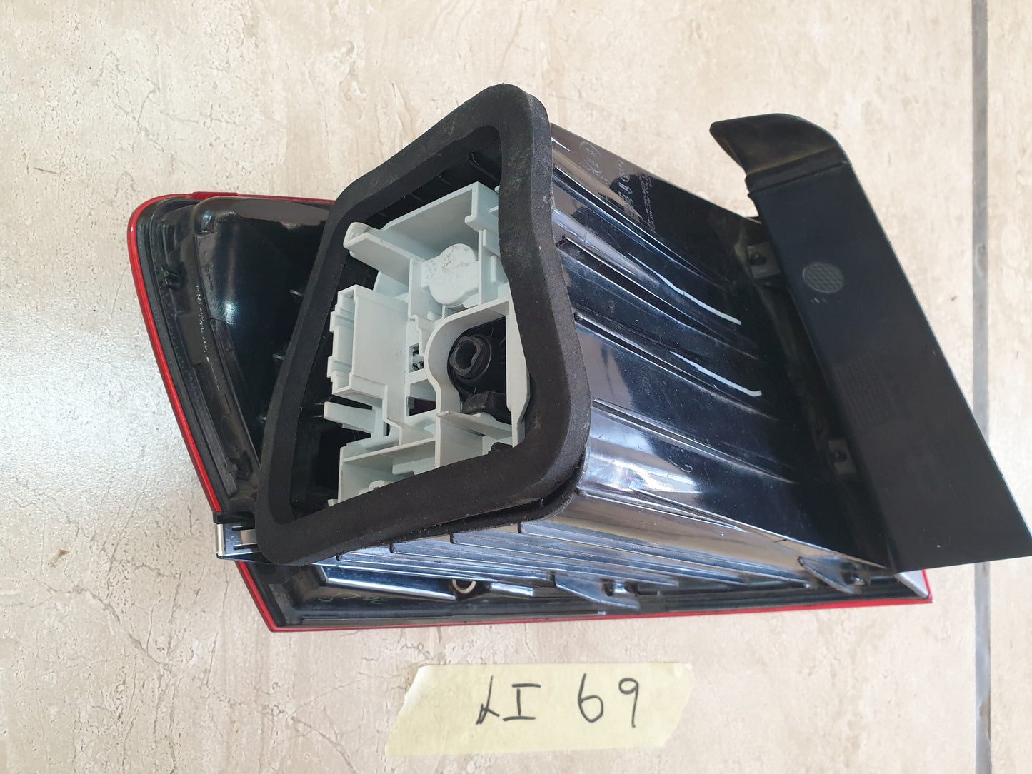 Volkswagen Jetta 2018 Right Rear Taillight