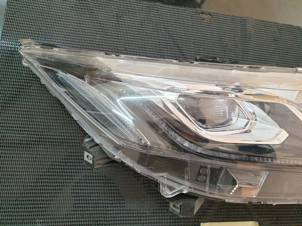 Mitsubishi Eclipse Cross Right Headlight