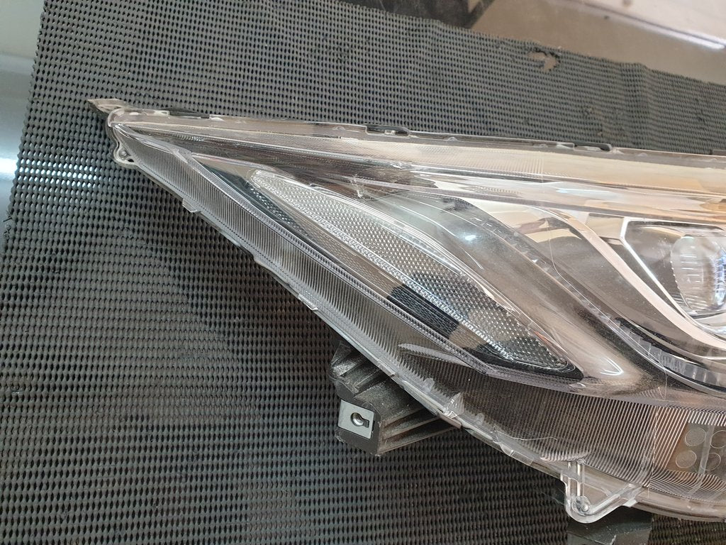 Mitsubishi Eclipse Cross Right Headlight