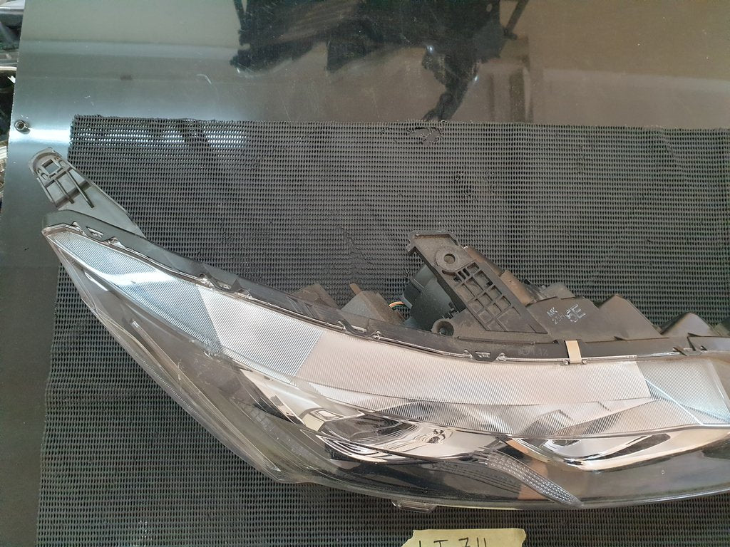 Mitsubishi Eclipse Cross Right Headlight
