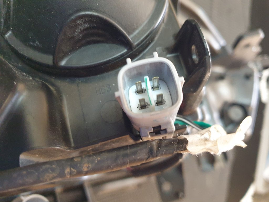 Toyota Rumion Suzuki Ertiga Left Headlight
