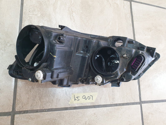 Volkswagen Polo Right Headlight