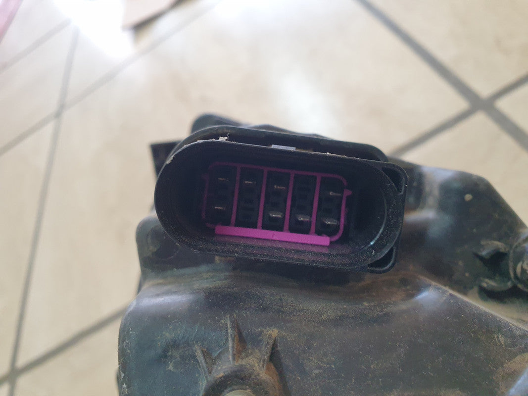 Volkswagen Polo Right Headlight