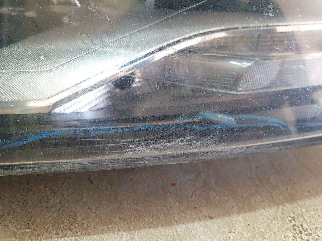 Volkswagen Polo Right Headlight