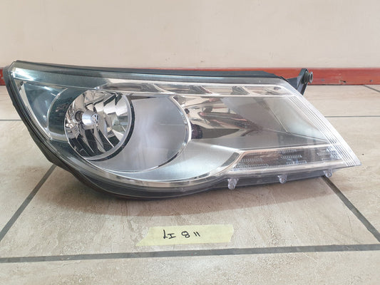 Volkswagen Tiguan Right Headlight